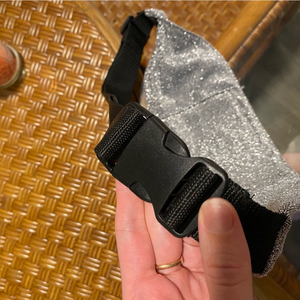triangl | sparkly fanny / belt bag - Picture 4 of 6